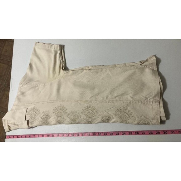 Tommy Bahama Mens Large 100% Silk Hawaiian Shirt Beige Floral Embroidered Design - Picture 9 of 10